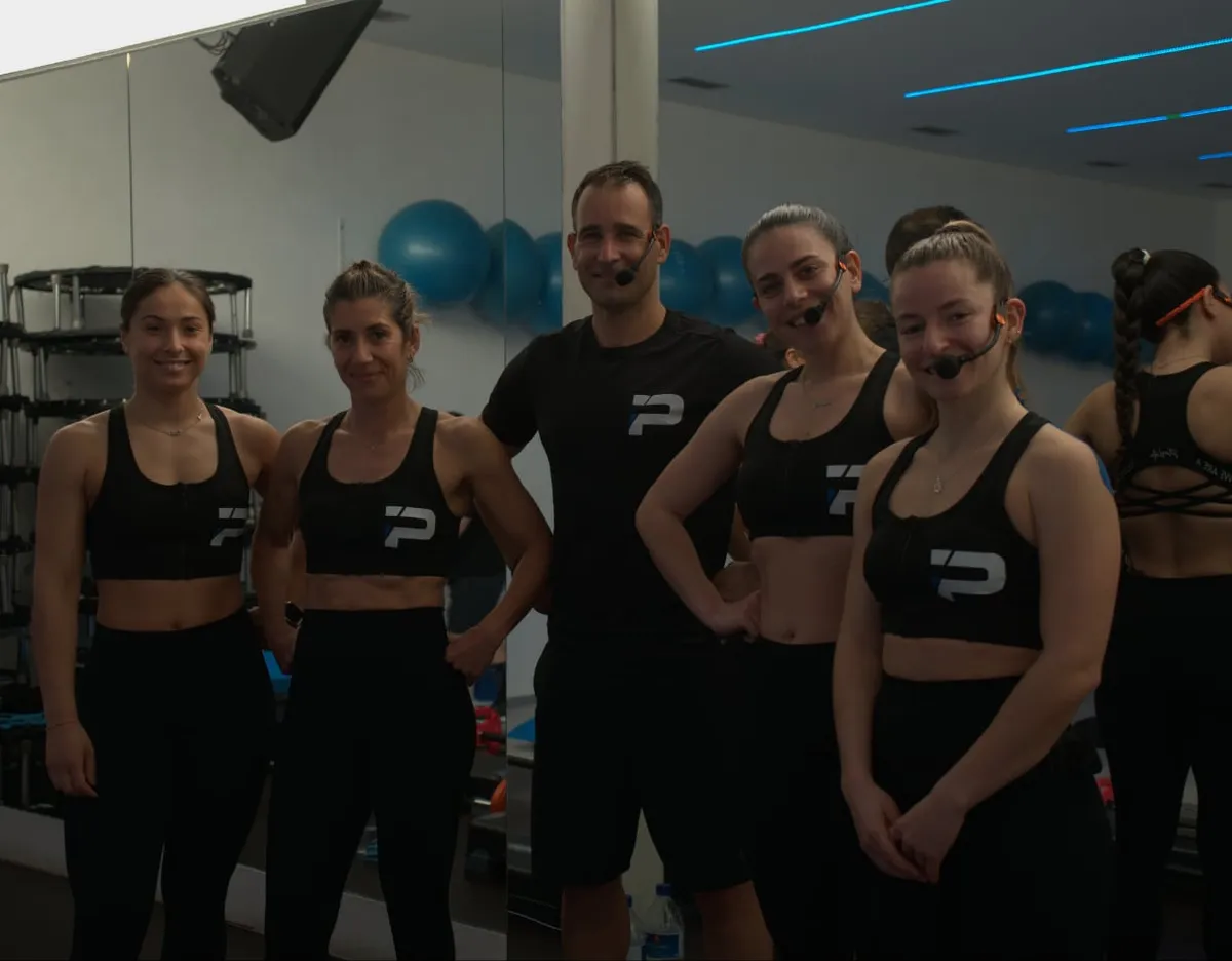 Equipa de instrutores de aulas de grupo da Playlife